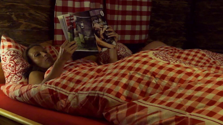 Videos Francaises: Tante semok perancis lagi asik mainin memeknya di kamp