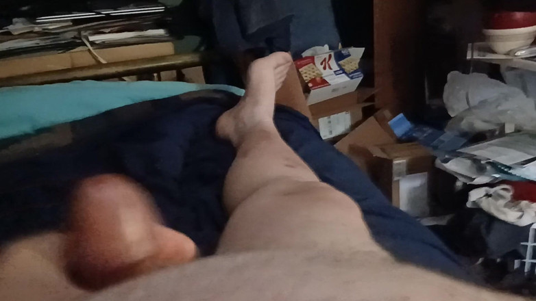 Gaydaddy2021: Nuovo video di sborra con un dildo vibrante nel culo