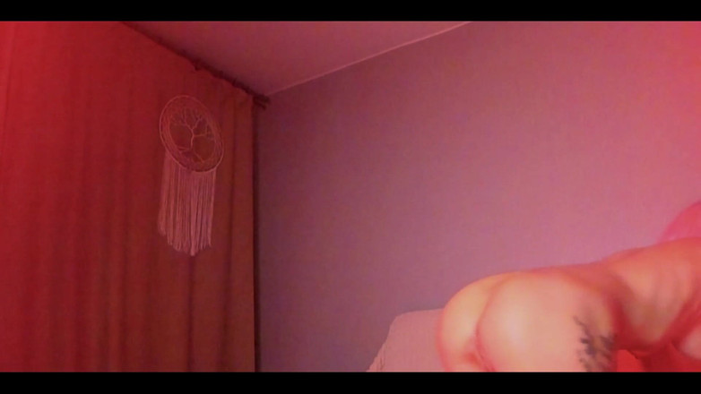 Sandy and Chris: Sexy holka s naolejovanou zrzavá neonkou