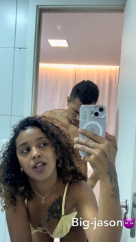 Sex im Badezimmer mit Kraft