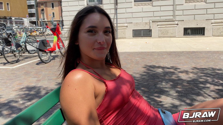 BJ Raw: Il pompino italiano di bjraw sara diamante