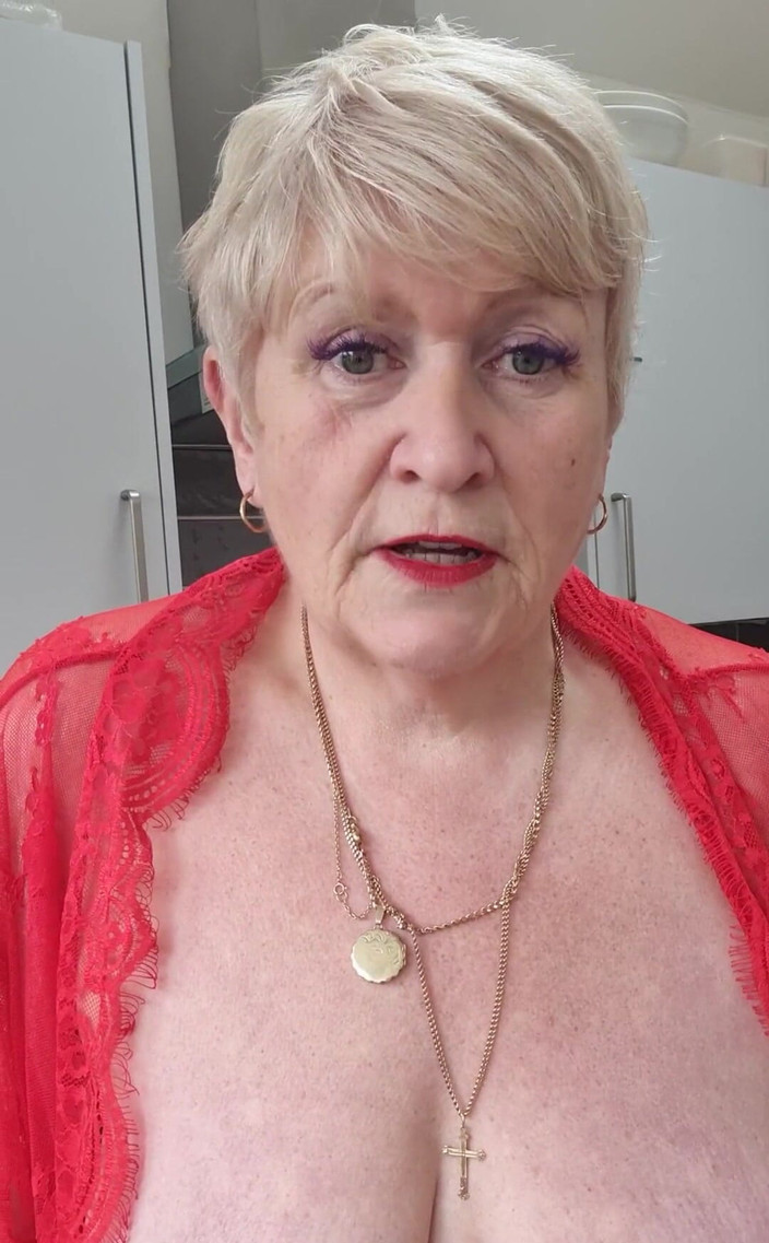 Uk Joolz: 和joolz的谈话场景 68