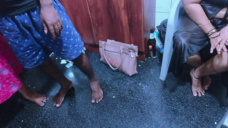 Tamil lesbian: Na het schieten informeel praten over pornovideo's