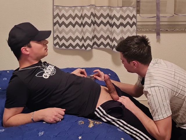 Bareback Gay Boys Smoke and Fuck (Boyzxy)