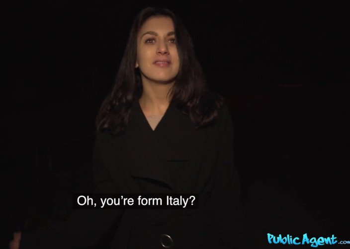 Public Agent: Offentlig agent - italiensk turist Francesca Palma suger kuk POV