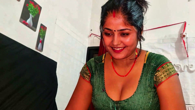 Raj pallvi: Bhabhi desi berkongkek dengan teman lelaki semasa panggilan bercakap dengan...
