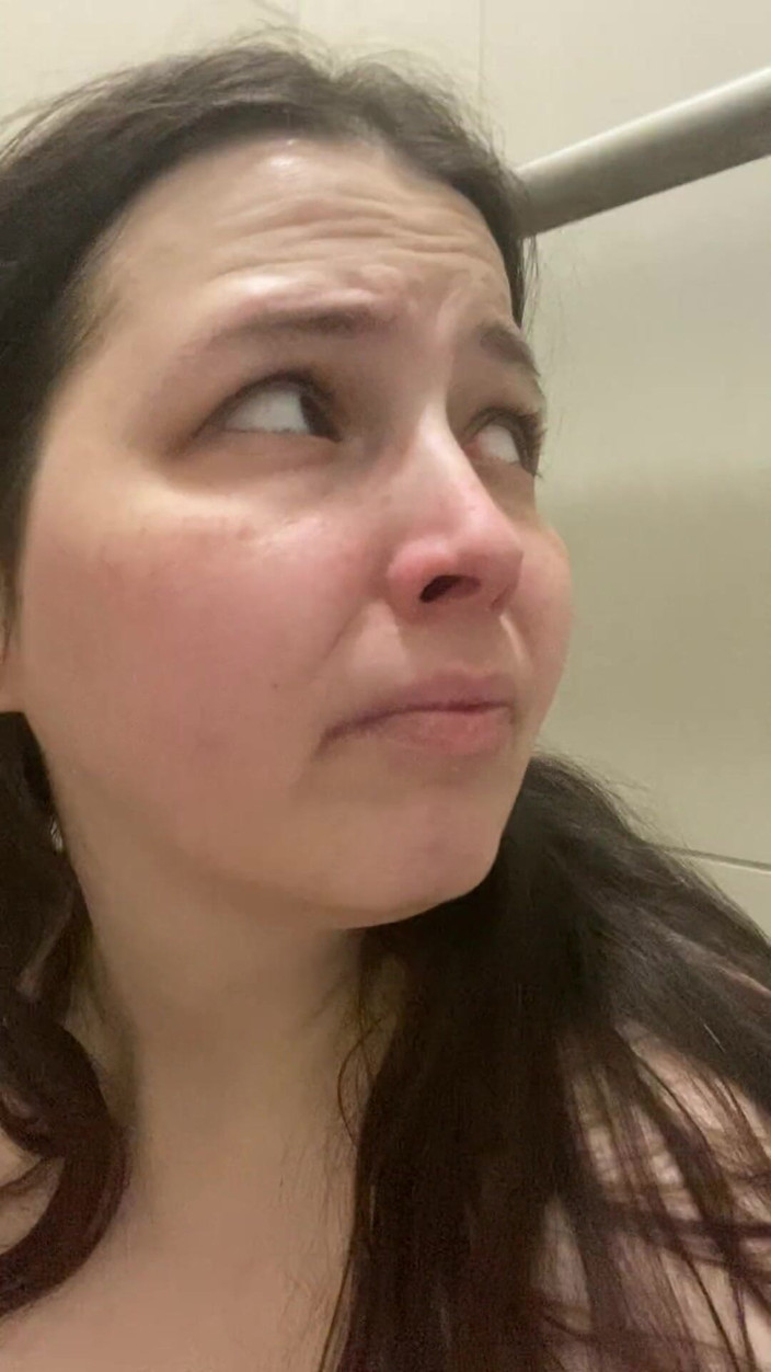 MissChrystalline: Clit Play prowadzi do niezłego orgazmu