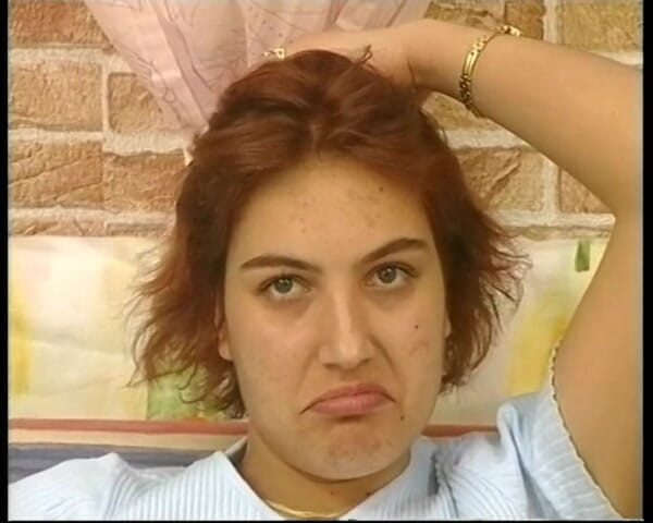 YOUR FIRST PORN: Emi lo hace con una sonrisa