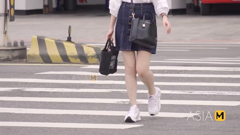 ModelMedia Asia: Mdag-0009 ล่าเหยื่อตามท้องถนน / สาวแอร์สวยสะโพกบางเพลิดเพลินกับความเสียวตึงๆ