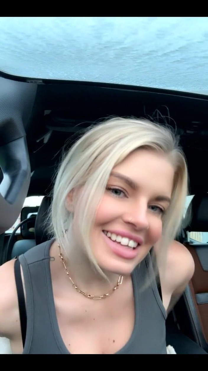 Robyn Quinn: Video di lavaggio dell'auto 1