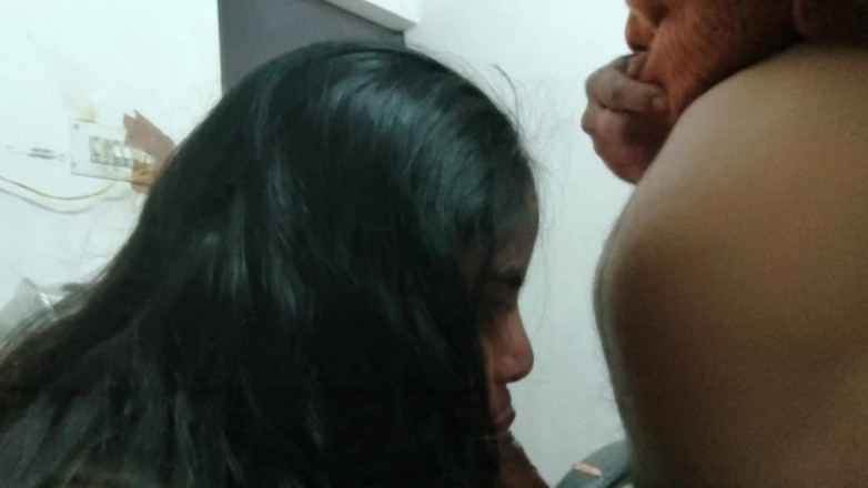 Sexysavita21: La ragazza sexy si diverte con il membro del clan,...