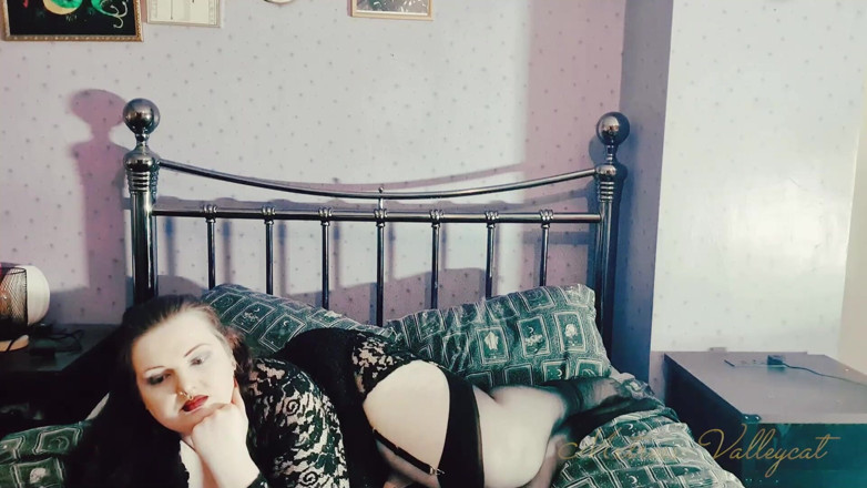 Mxtress Valleycat: You Don't Deserve Attention
