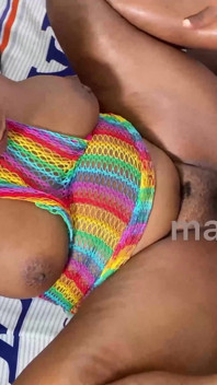 Lesbea minionă blondă Lovita Fate sex romantic lesbian cu degetul și orgasme cu forfecare