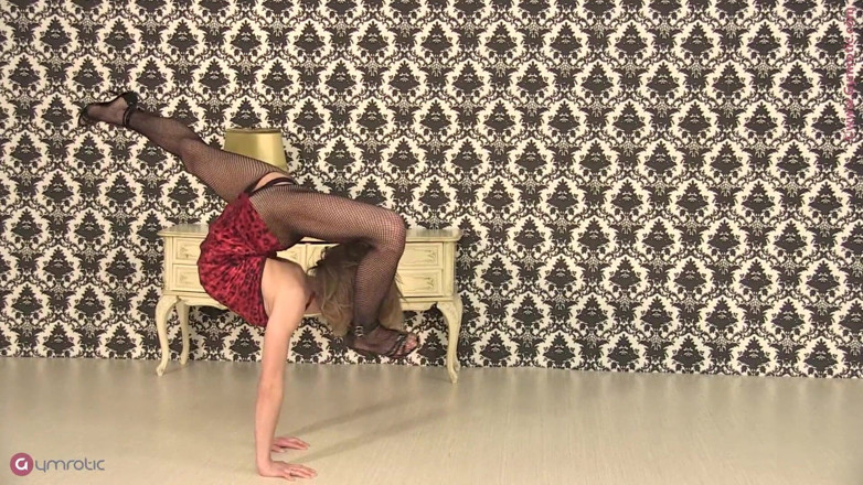 Gymrotic: Contortion in Hotel Room