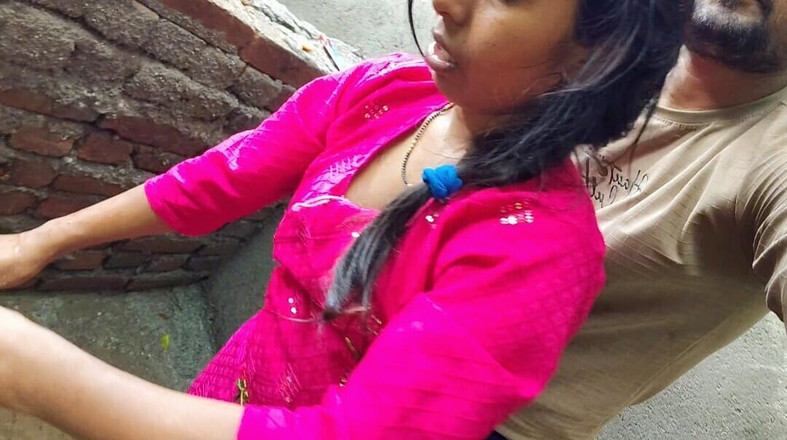 Premi pooja: Karımın yaşlı üvey kız kardeşi ve bugün ilk kez yavaşça seks...