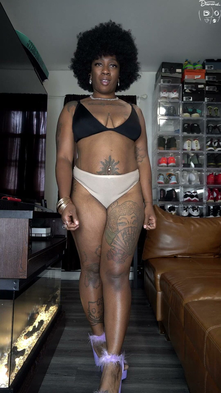 Diamond Ortega: Sensual Ebony Wedgie Walk