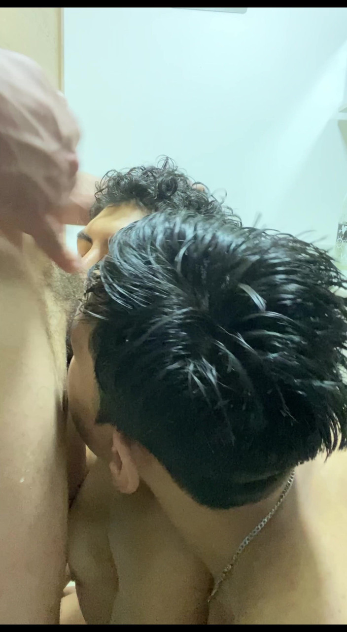 Broken holes cuckold gay: Півень руйнує горло коханому і рогоносцю