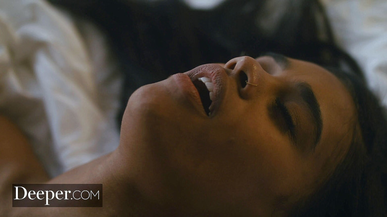 Deeper: 깊은. 스카릿 스캔들 사랑은 결코 충분하지 않습니다.