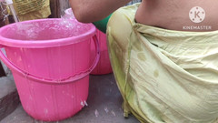 Anita yadav: Wasser feucht