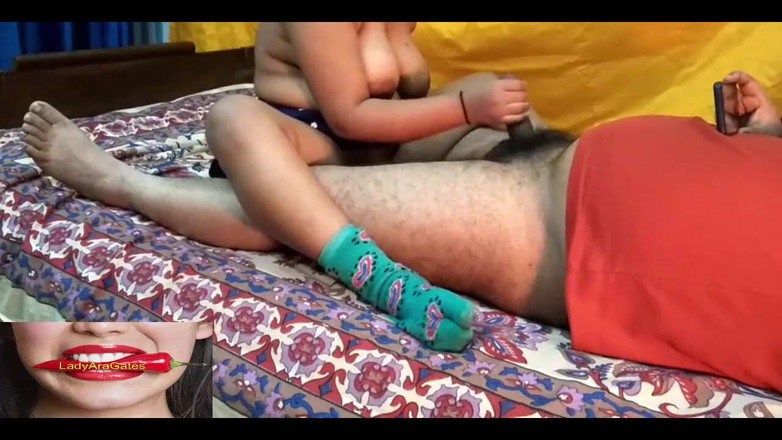 Hotty Jiya Sharmaa: Une bhabhi desi à la chatte étroite trompe son mari avec l’ami...