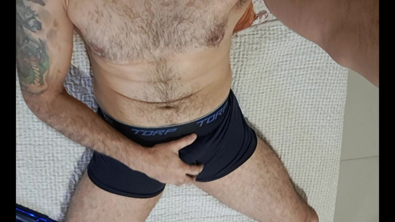 snappyblindfold3: I Had a Quick Wank Before My Girlfriend Arrived, and...