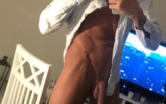 OnlyAndyone1: Candy Studios aspetta il tuo sperma