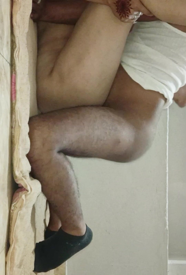 Priya hot 77: Жесткий секс Priya Бхабхи в спальне