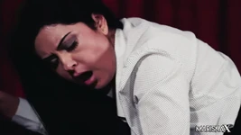 Mariskax Mariska được xử lý thô bạo và đụ sung sướng