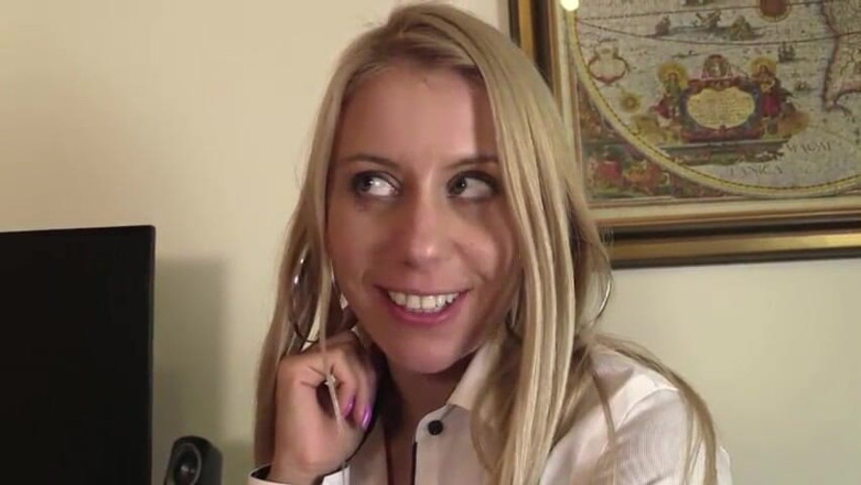 SapphoFilms - By Nikoletta Garian - Real Lesbian: Kantoorslet Nikky