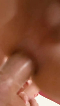 Taylandlı Asyalı ladyboy Venus'un götünü sikiyor