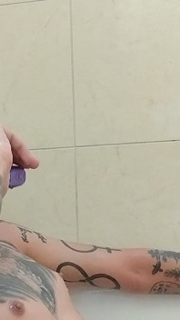 Bañándose En Mi Orina