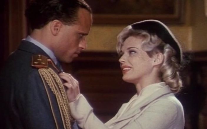 Inhonorof porn: Kelly Trump como Mata Hari toma la gran polla del...