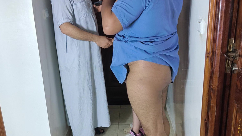 Arabic wife cuckold: Cô vợ Ả Rập Ganbang Saudien chia sẻ vợ tôi với...
