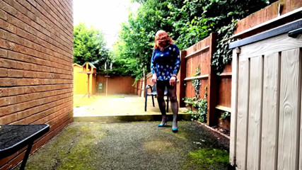 Kellycd2022: Crossdresser Kellycd2022 en collants verts sans couture