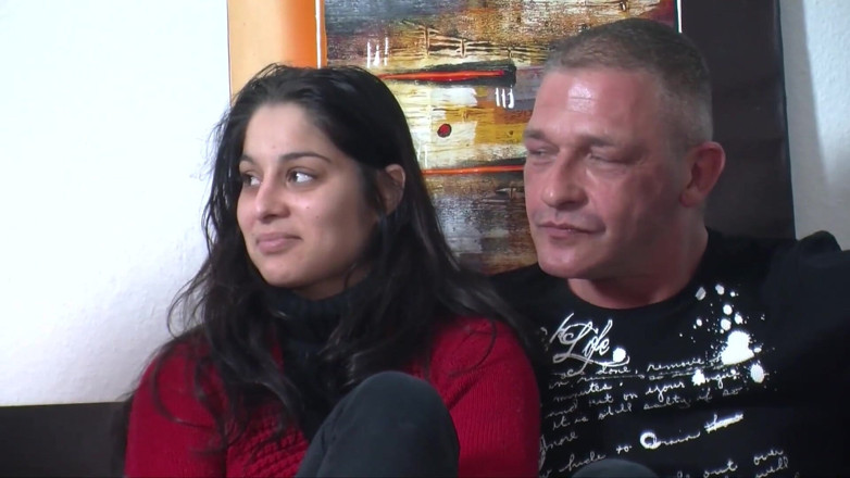 Swinger Friends Germany: पहली बार कैमरे के सामने प्यारी युवा तुर्की लड़की