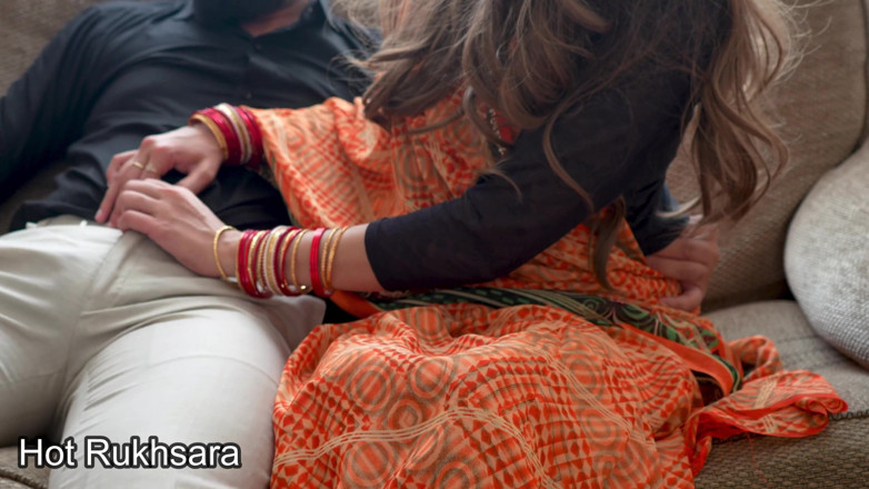 hot_rukhsara: Vreemdgaande vrouw vertelt echtgenoot verhaal over seks met een andere...