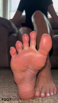 Cuck loser sỉ nhục bởi ivys footivities chân