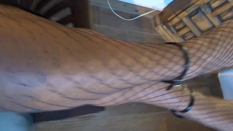 corynanylon: Perna com saltos