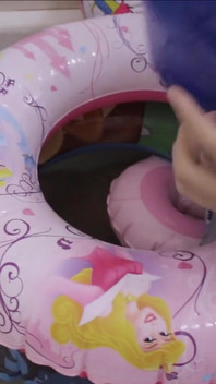 Salle de bain avec des gonflables