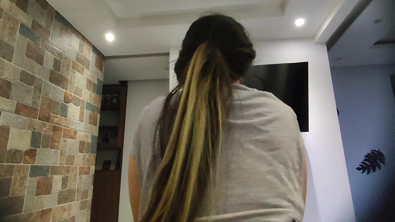 Porntner: Moje sexy nevlastní matka jezdila na mém obrovském čůrákovi a udělala...