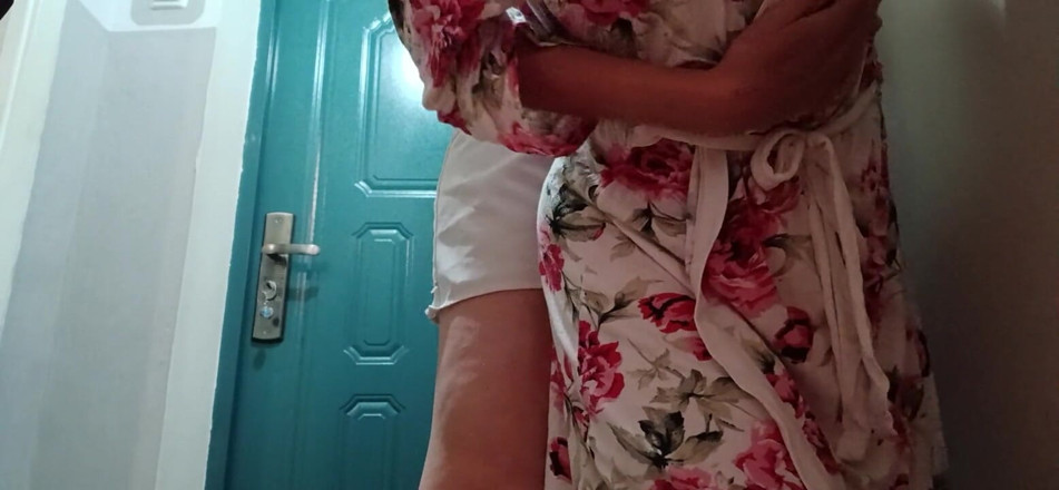 Lesbian-candys: Лесбиянка медсестра трахает меня, пока доктор определяет лечение