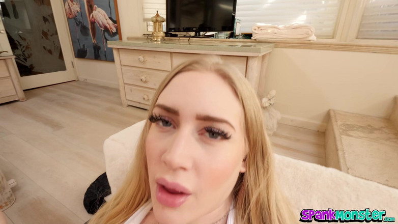 Spankmonster: Emma Starletto pantat besar berpantat besar gaya doggy bangout - kaki...