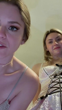 Kat & London's Giantess Fantasy 4K POV Tiny Thrills Čeká!