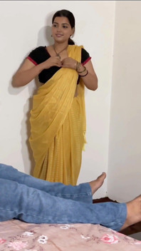 Une belle-mère desi se fait masser le pénis de son beau-fils à l’huile avec un sari