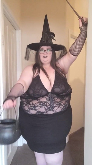 SSBBWLadyBrads: Tlustá ssbbw bully čarodějnice