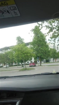 Riskant blankziehen aus dem auto meiner freundin, abspritzen mit verbundenen augen