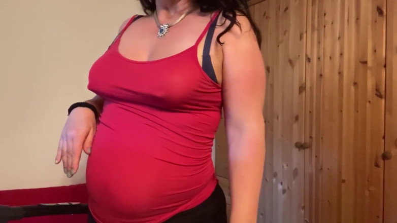 Tanja Tachee: トレッドミルで - 脂肪乳首を使ったワークアウト