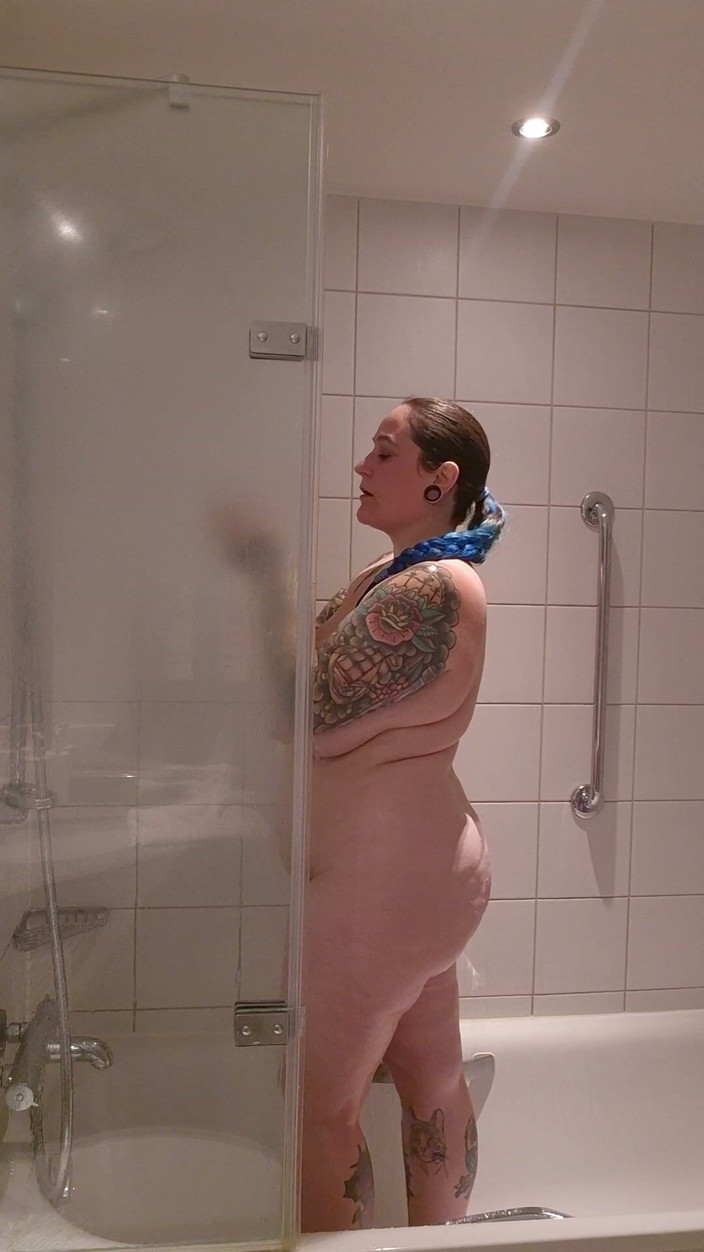 Elizabeth Hunny: Soapy Shower Bts Elizabethhunny &amp; Chriscoxxx