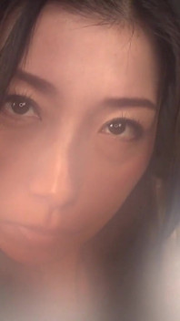 Tsubaki kato sputa la sua saliva puzzolente in faccia