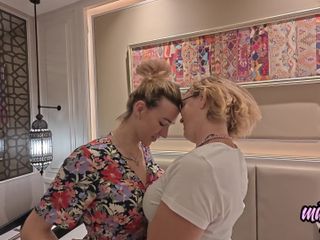 Marghot and tgirls: Поездки в Бангкок, я встречаю мою любимую Lysia для посещения номера